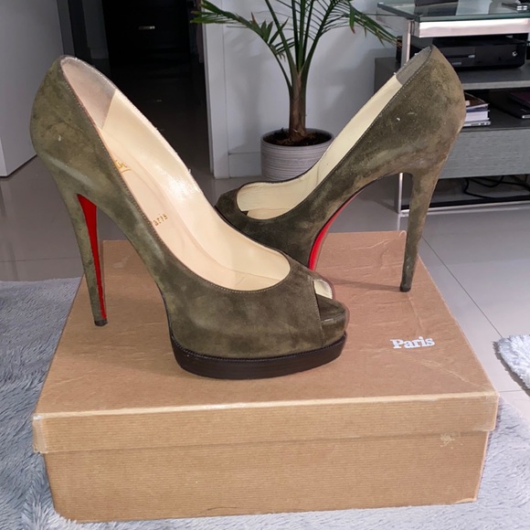 Christian Louboutins size 41 Euro - Picture 1 of 4